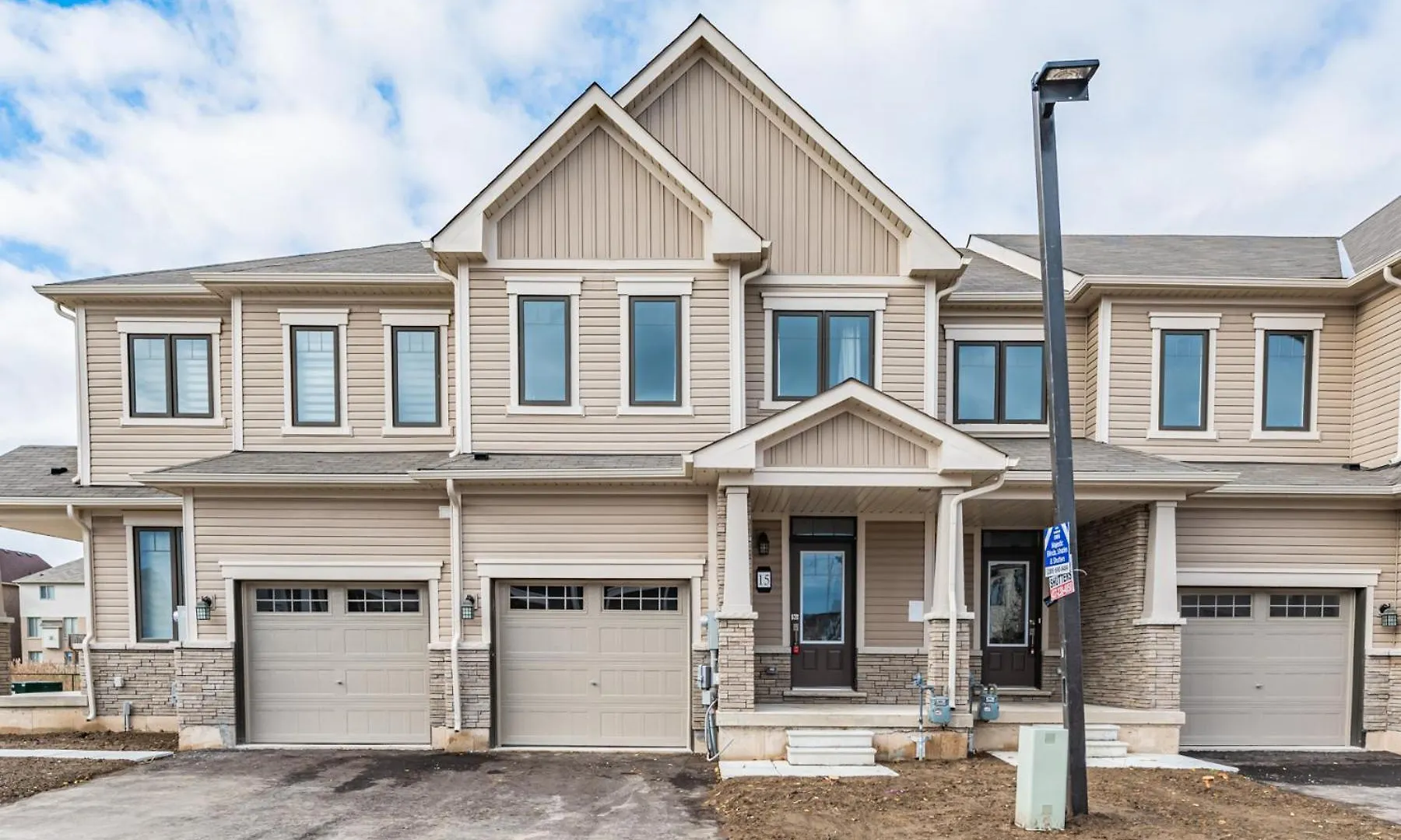 Luxury Town Close To Fairview Casino In Niagra Falls location
